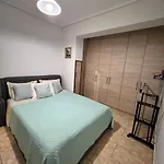 Kontis' Luxury Detached House Near The Sea Feriehus *