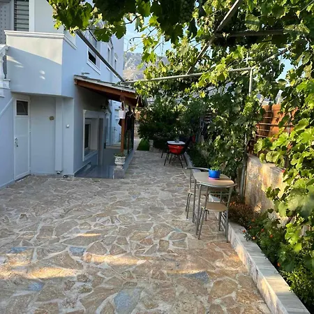 펜션 Kontis' Luxury Detached House Near The Sea *