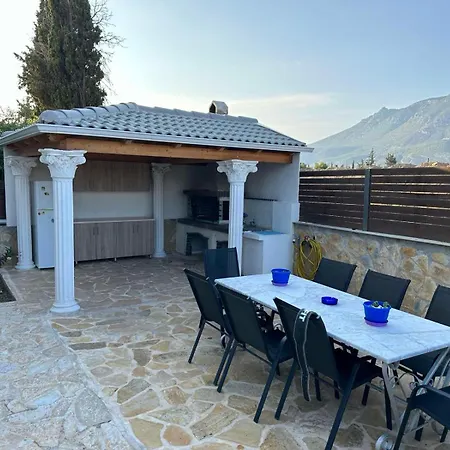 別荘 Kontis' Luxury Detached House Near The Sea ルートラキ