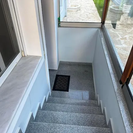 別荘 Kontis' Luxury Detached House Near The Sea ルートラキ