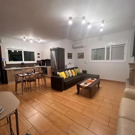 Kontis' Luxury Detached House Near The Sea *