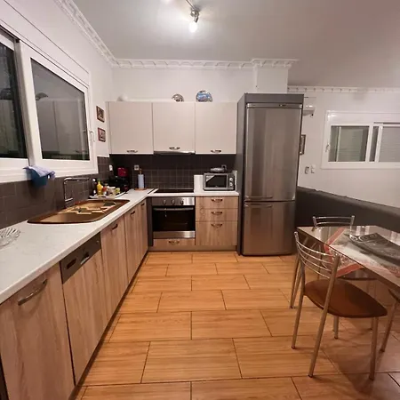 Kontis' Luxury Detached House Near The Sea * Loutráki