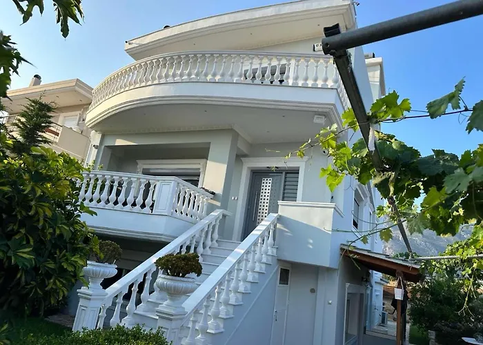 Kontis' Luxury Detached House Near The Sea 펜션